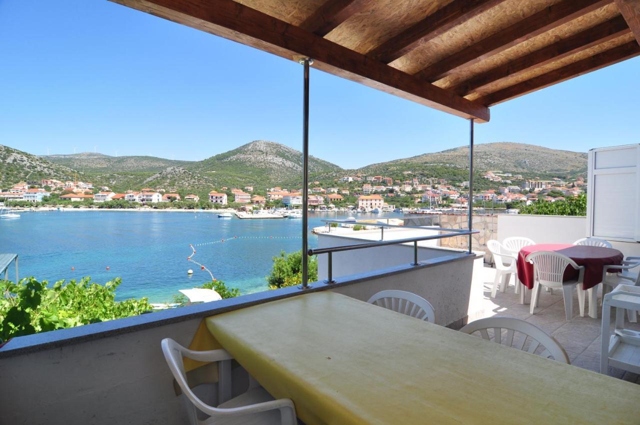 Apartment On The Beach, Zoranka Seget Vranjica Exterior foto