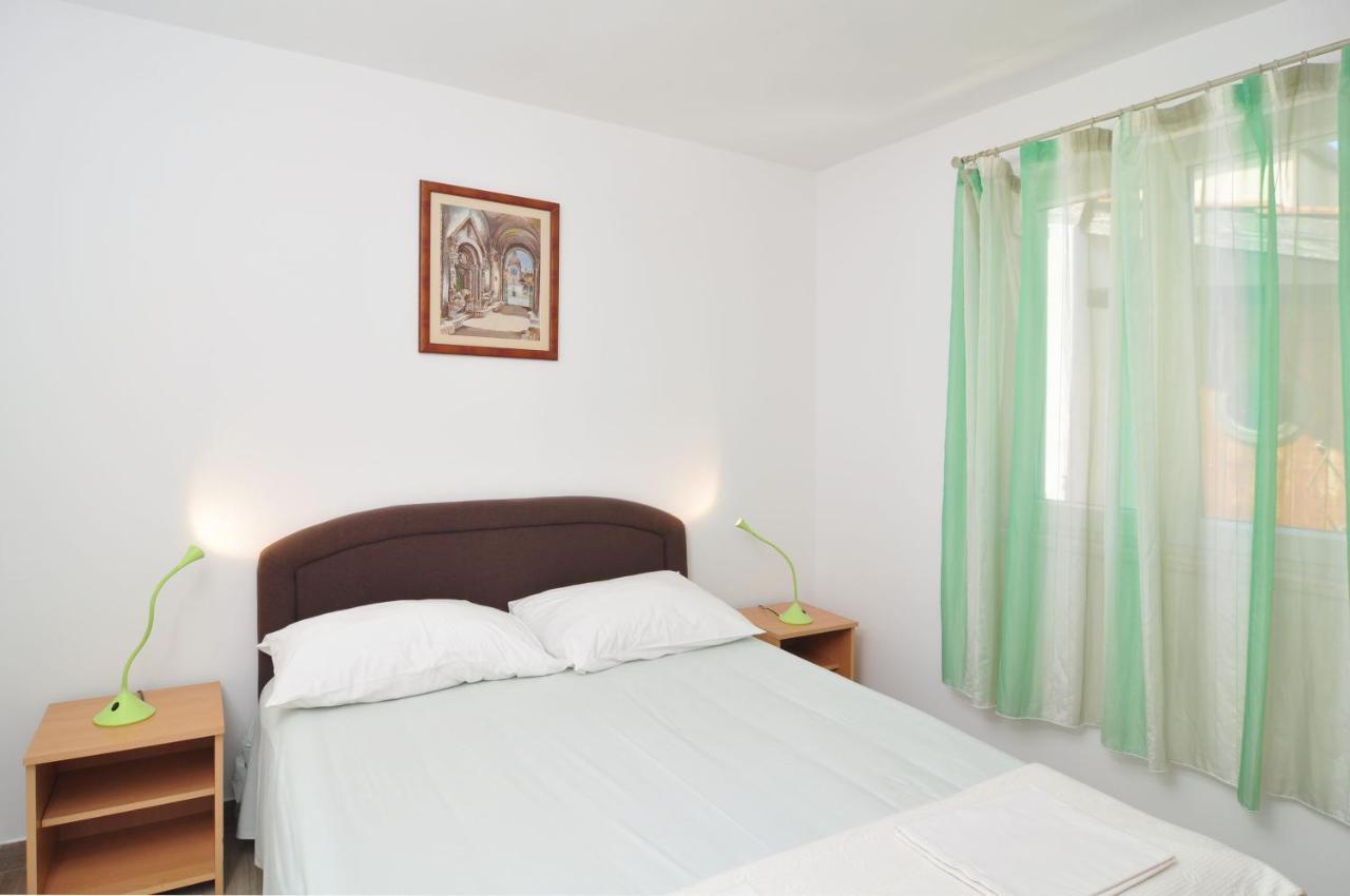 Apartment On The Beach, Zoranka Seget Vranjica Exterior foto