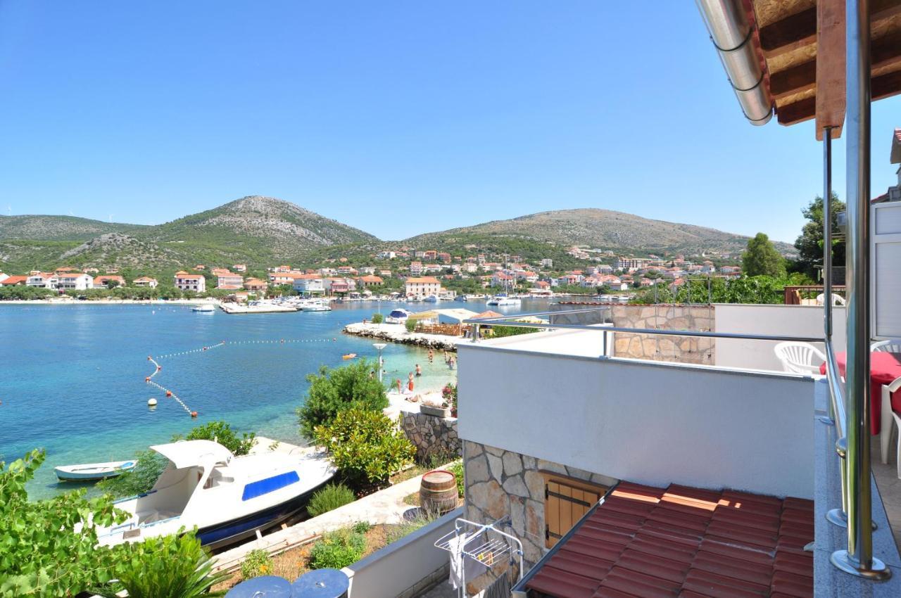 Apartment On The Beach, Zoranka Seget Vranjica Exterior foto